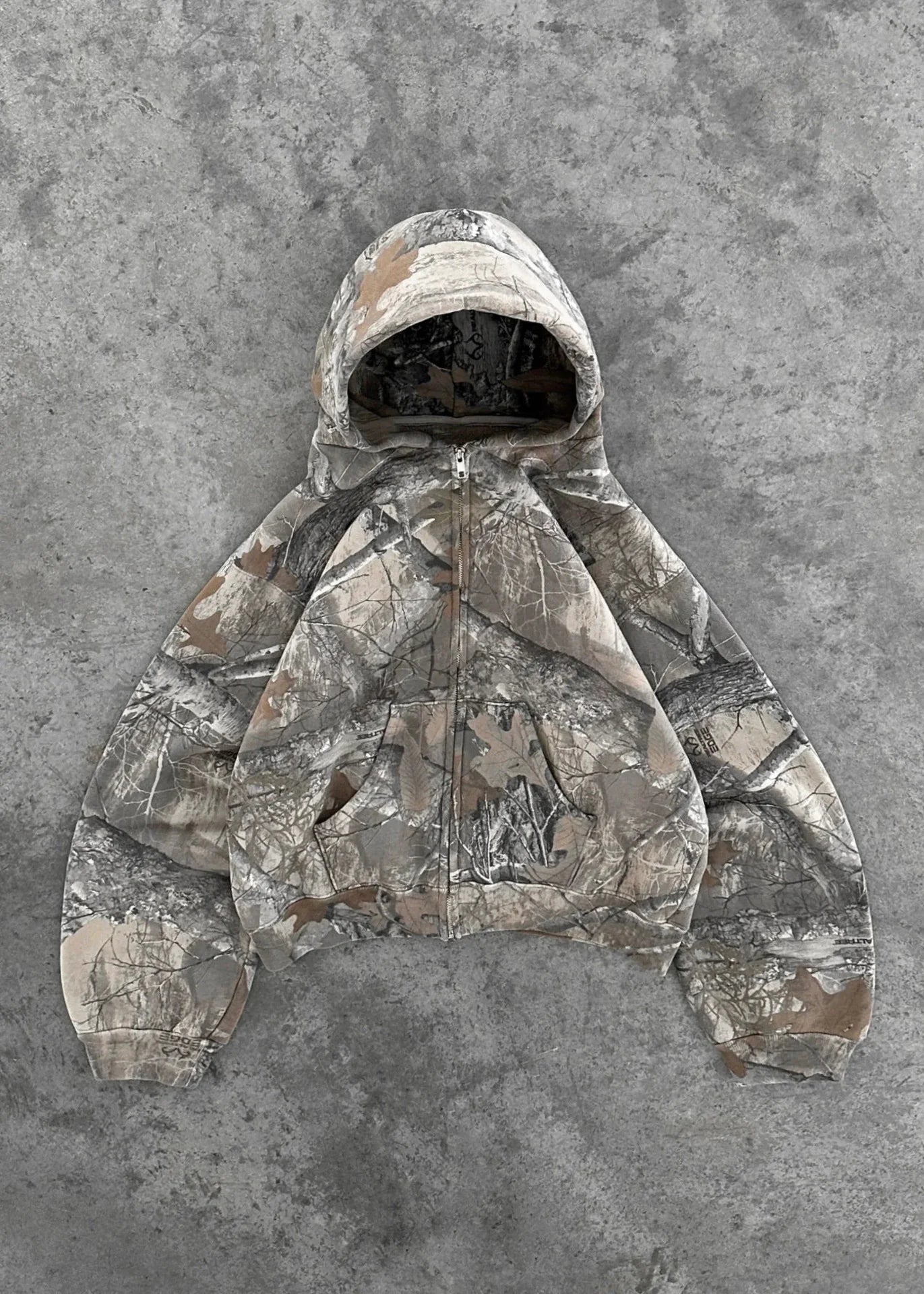 “Urban Sneak Mode” Retro Camo Hoodie — Blend In, Stand Out, Stay Comfy