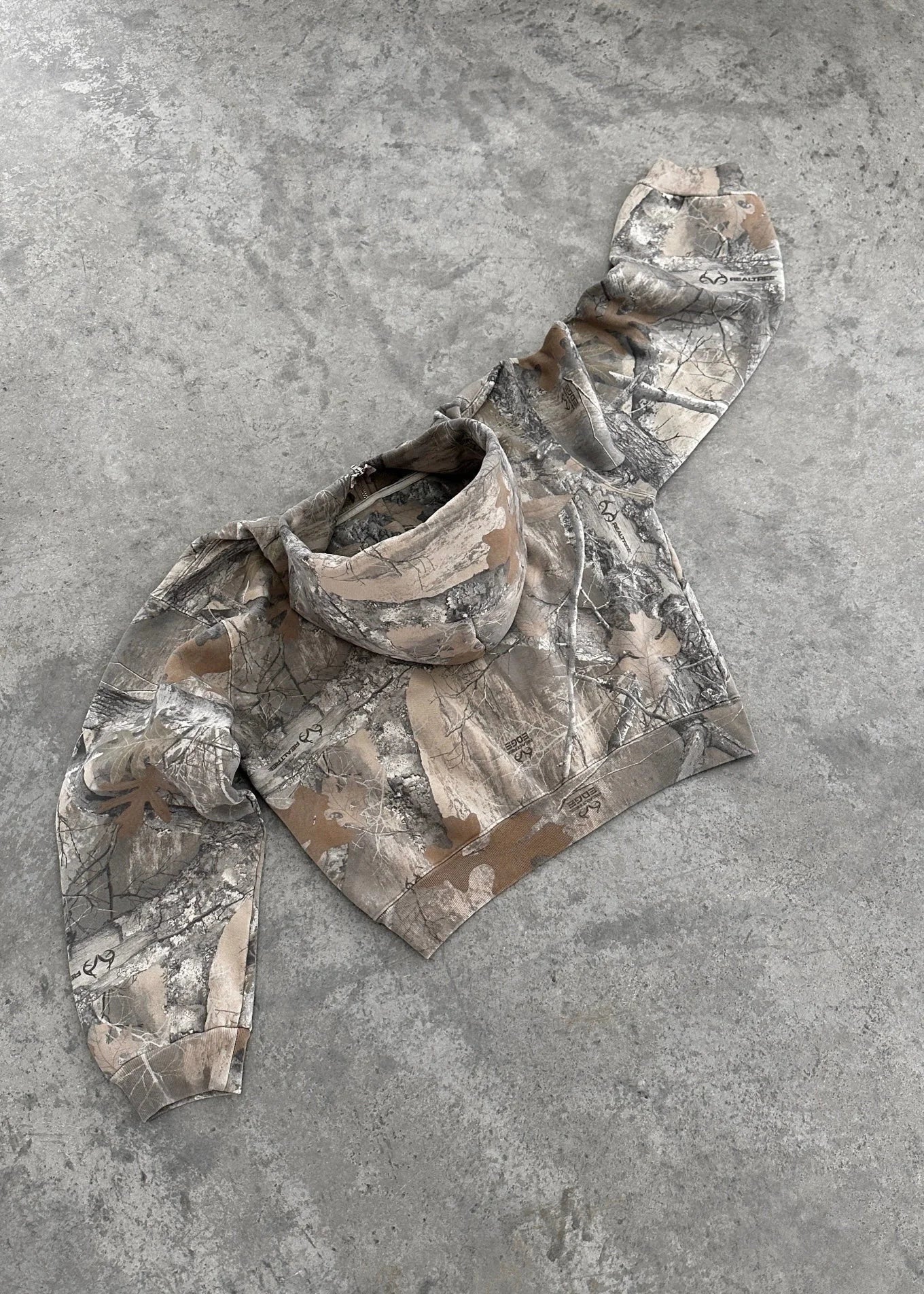 “Urban Sneak Mode” Retro Camo Hoodie — Blend In, Stand Out, Stay Comfy